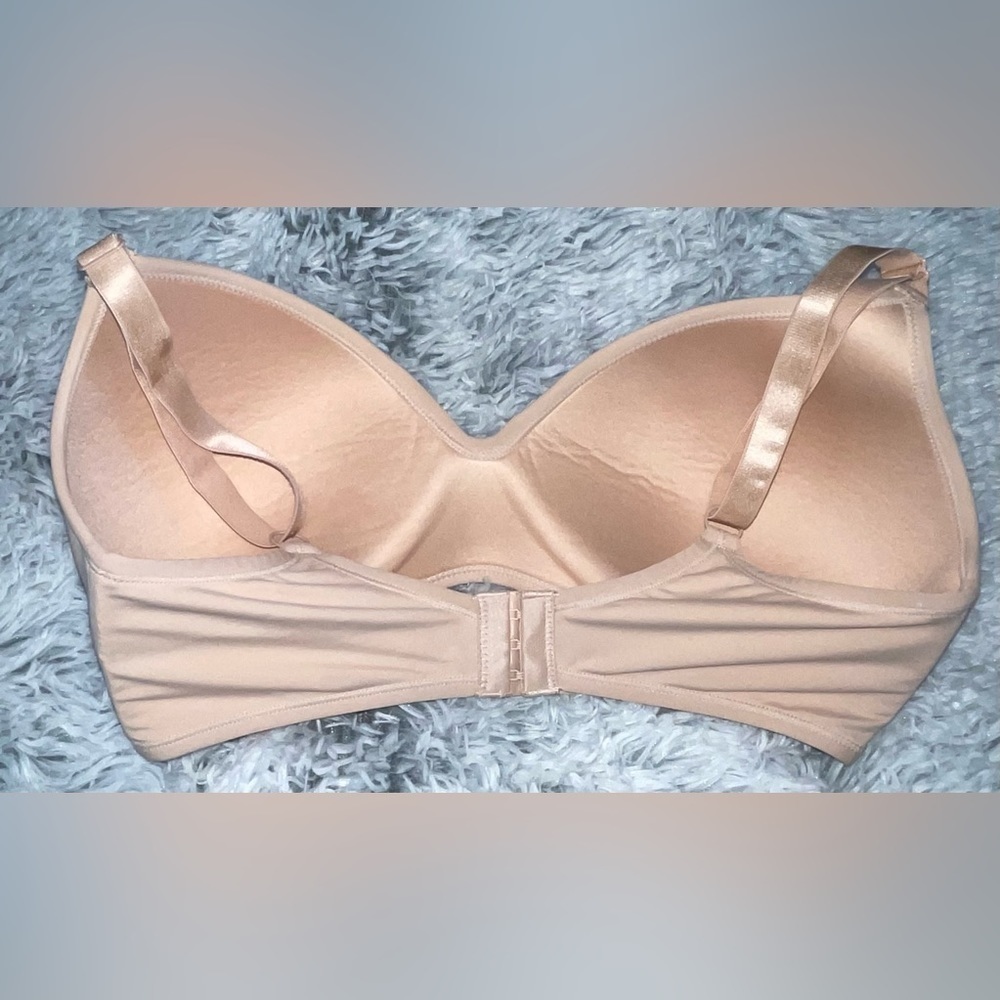 36DD Wirefree Bra Bundle of two 1 Black and 1 Nude - Picture 6 of 9